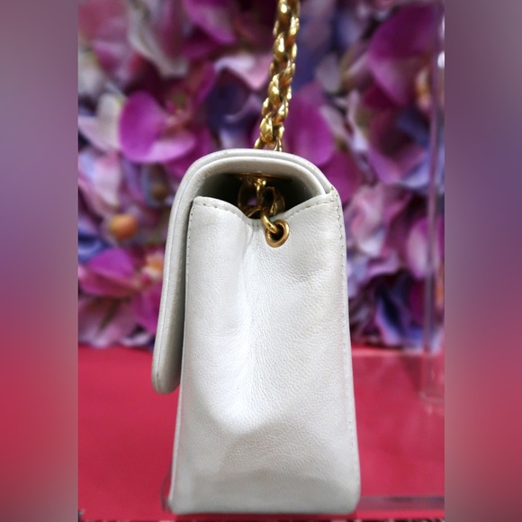 RARE Chanel Mini Lambskin Bag - Picture 8 of 16